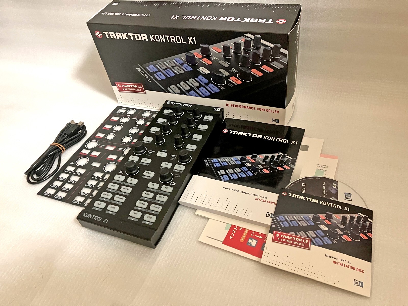 Native Instruments TRAKTOR KONTROL X1 MK1 Decks & Effects DJ Controller/FULL SET