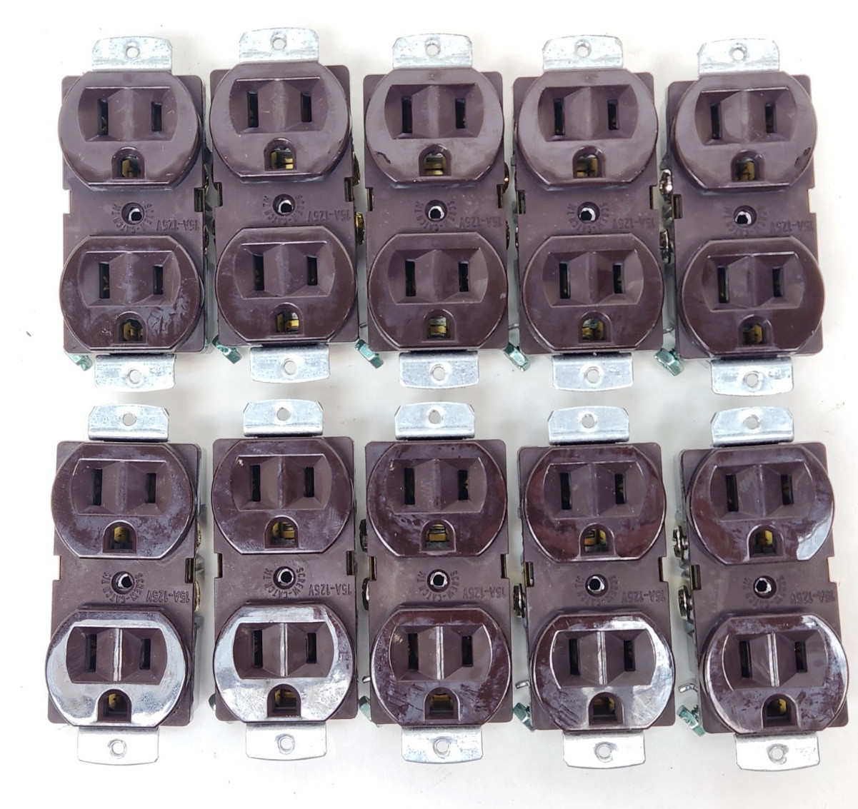 10-pcs! Eaton BROWN Duplex Receptacle Outlet 15A, 125V, NEMA 5-15R NEW! BR15
