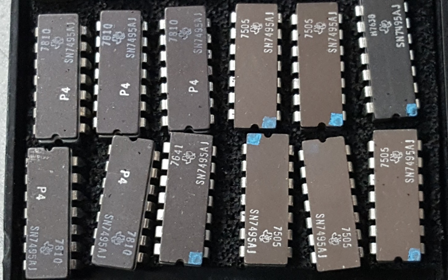One- Ceramic IC, SN7495AJ, Parallel in/Parallel Out, 4-Bit, CDIP14, Has Test Dot