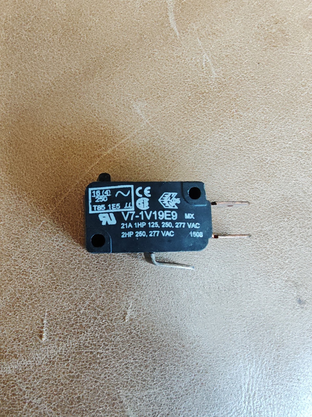 HONEYWELL V7-1V19E9 Microswitch 1NO / 1NC, 21a 1HP