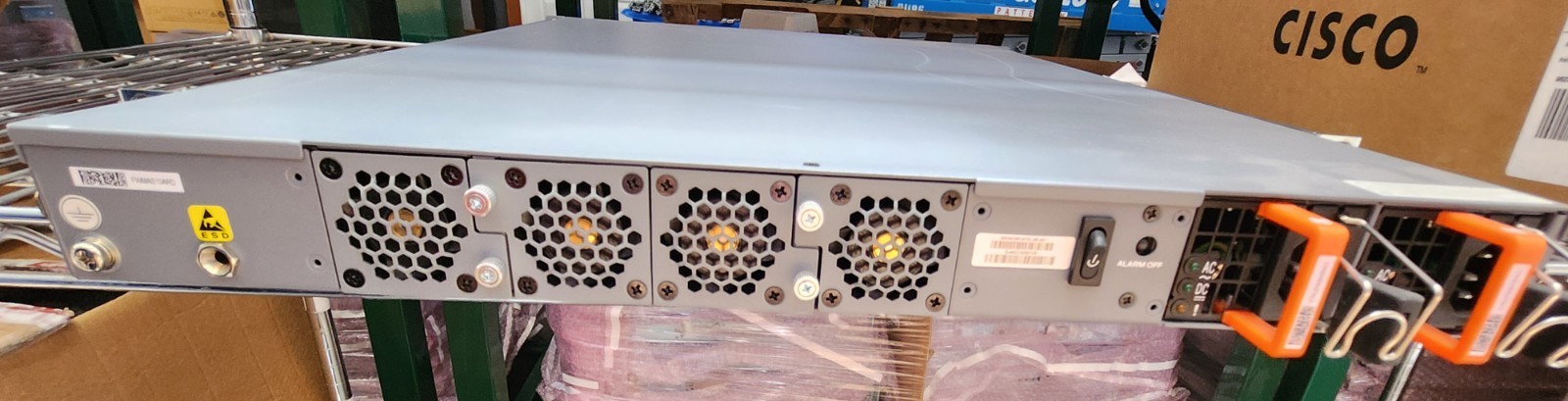 Juniper Networks SRX4100-SYS-JB-AC SRX4100 Services Gateway 8x1GbE/10GbE AC