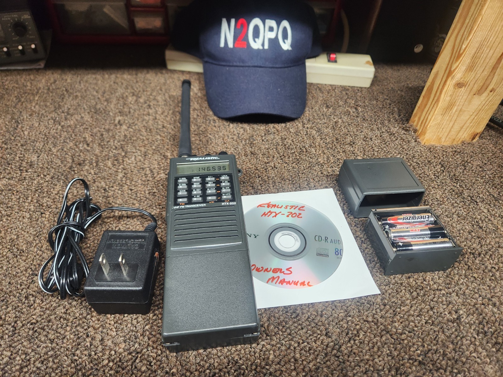 Radio Shack  HTX-202 VHF  2m  Hand Held !  AA Battery Case  ! Nice !