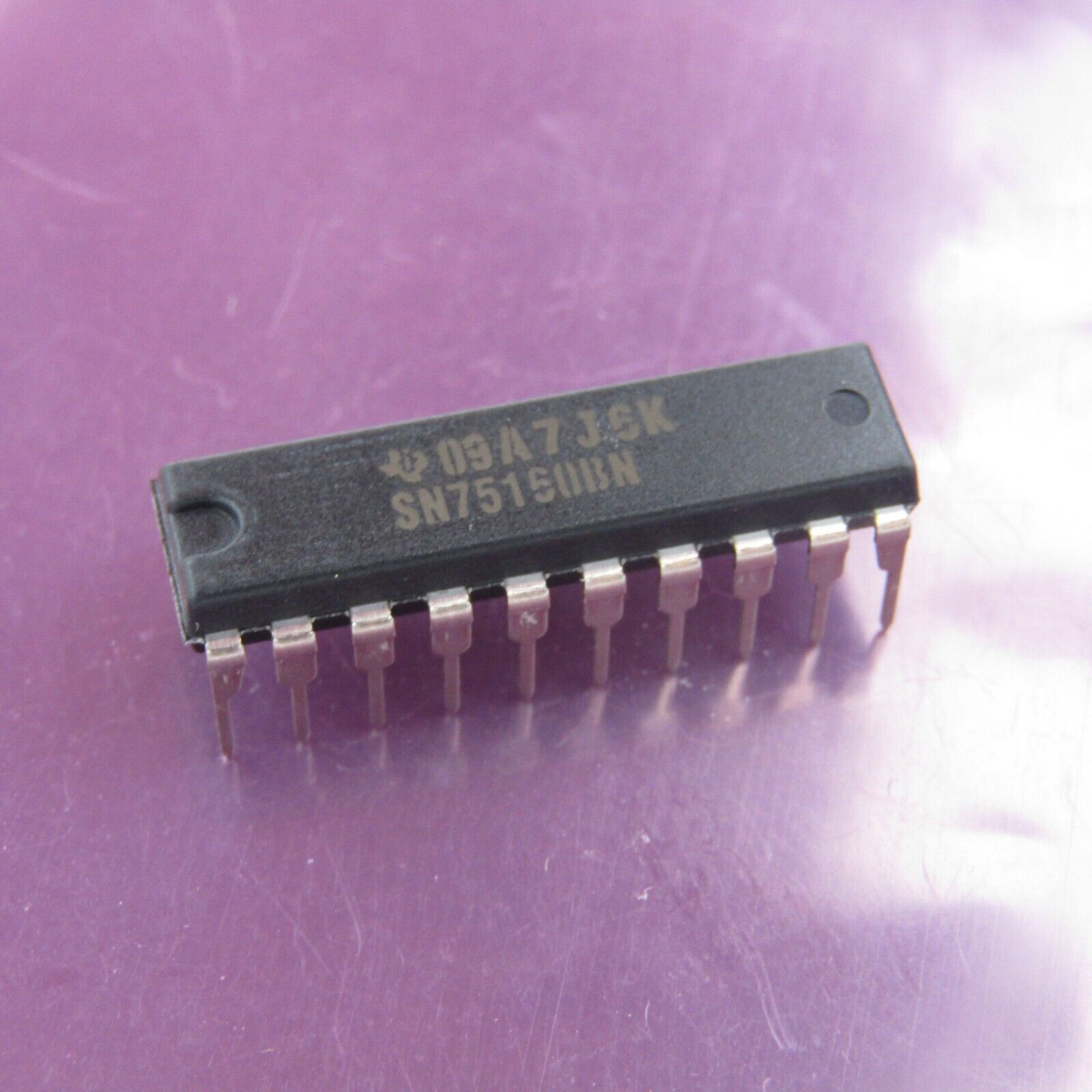 SN75160BN Texas Instruments Octal I/F Bus Transceiver