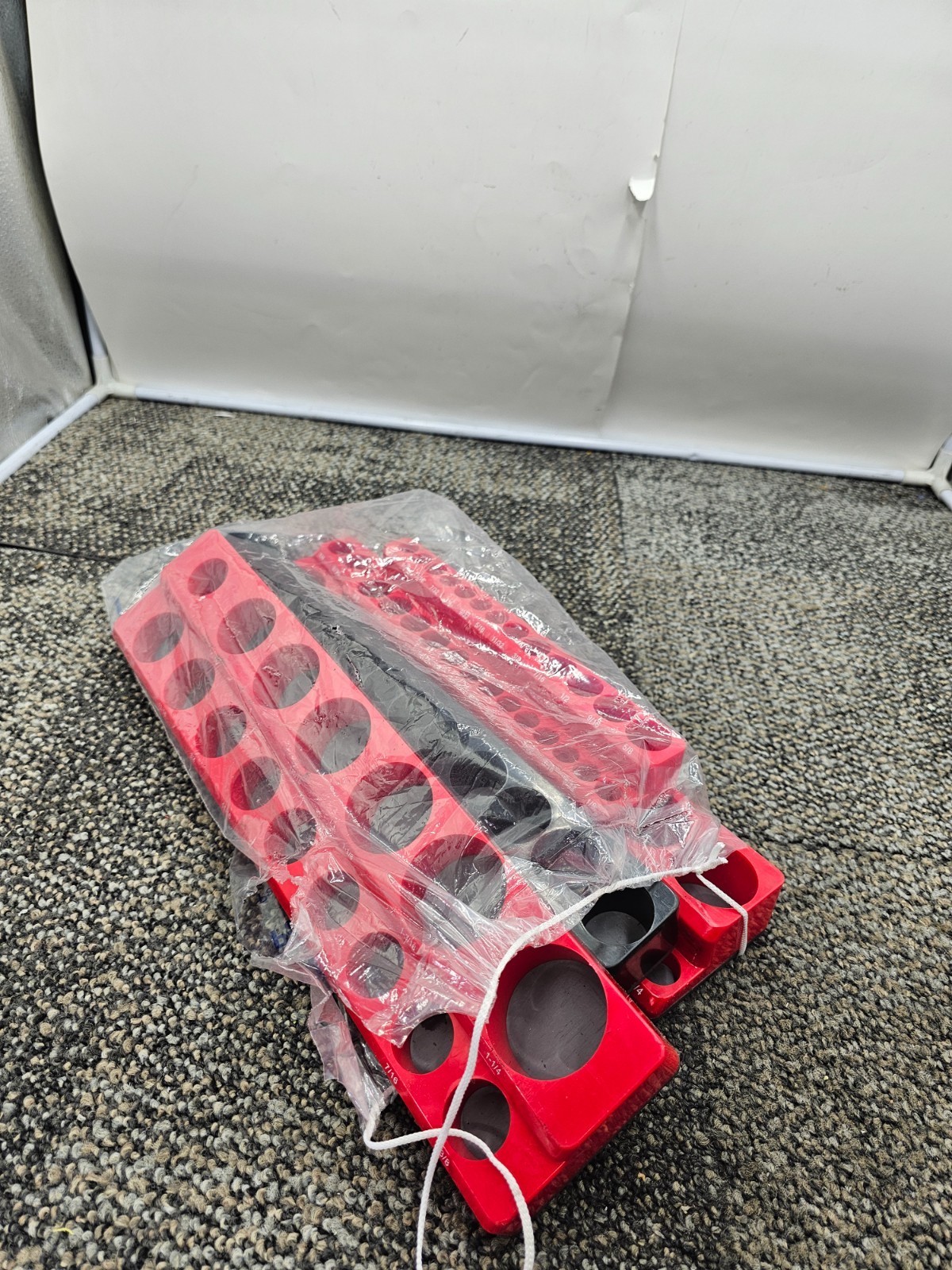 MaxWorks Magnetic Socket Organizer 4-Piece Red/Black For SAE & Metric Sockets