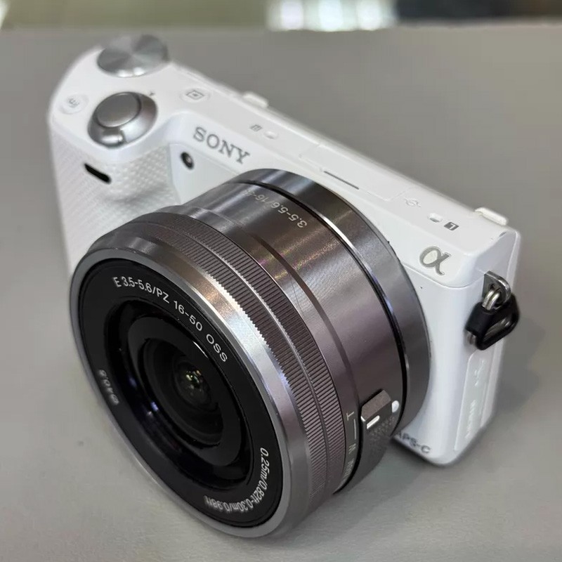 Sony Alpha NEX-5R 16.1 MP Mirrorless Digital Camera with 16-50mm Lens