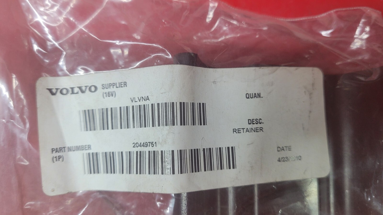20449751 GENUINE VOLVO OEM RETAINER NOS