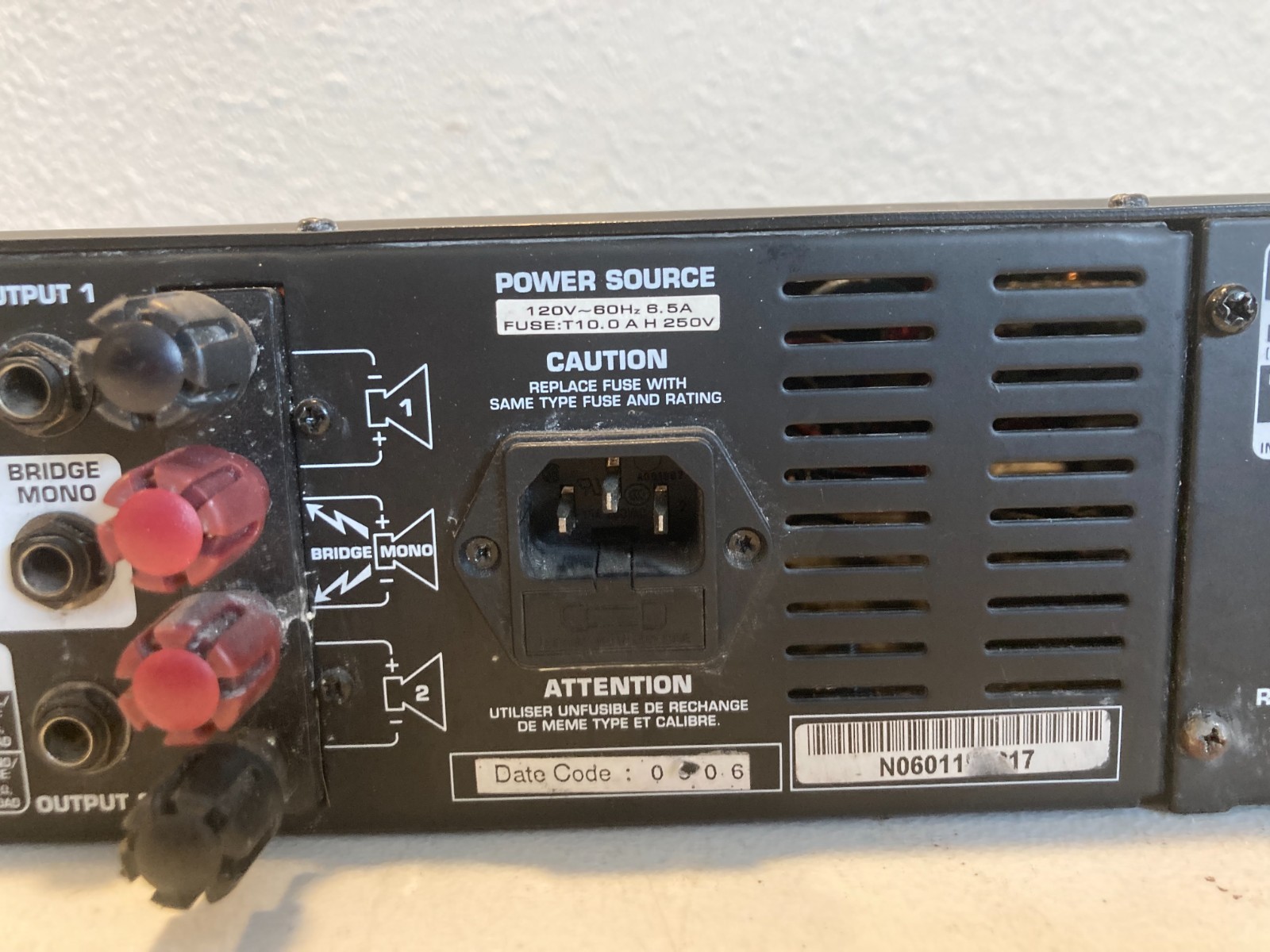 BEHRINGER A500 Professional Power Amplifier