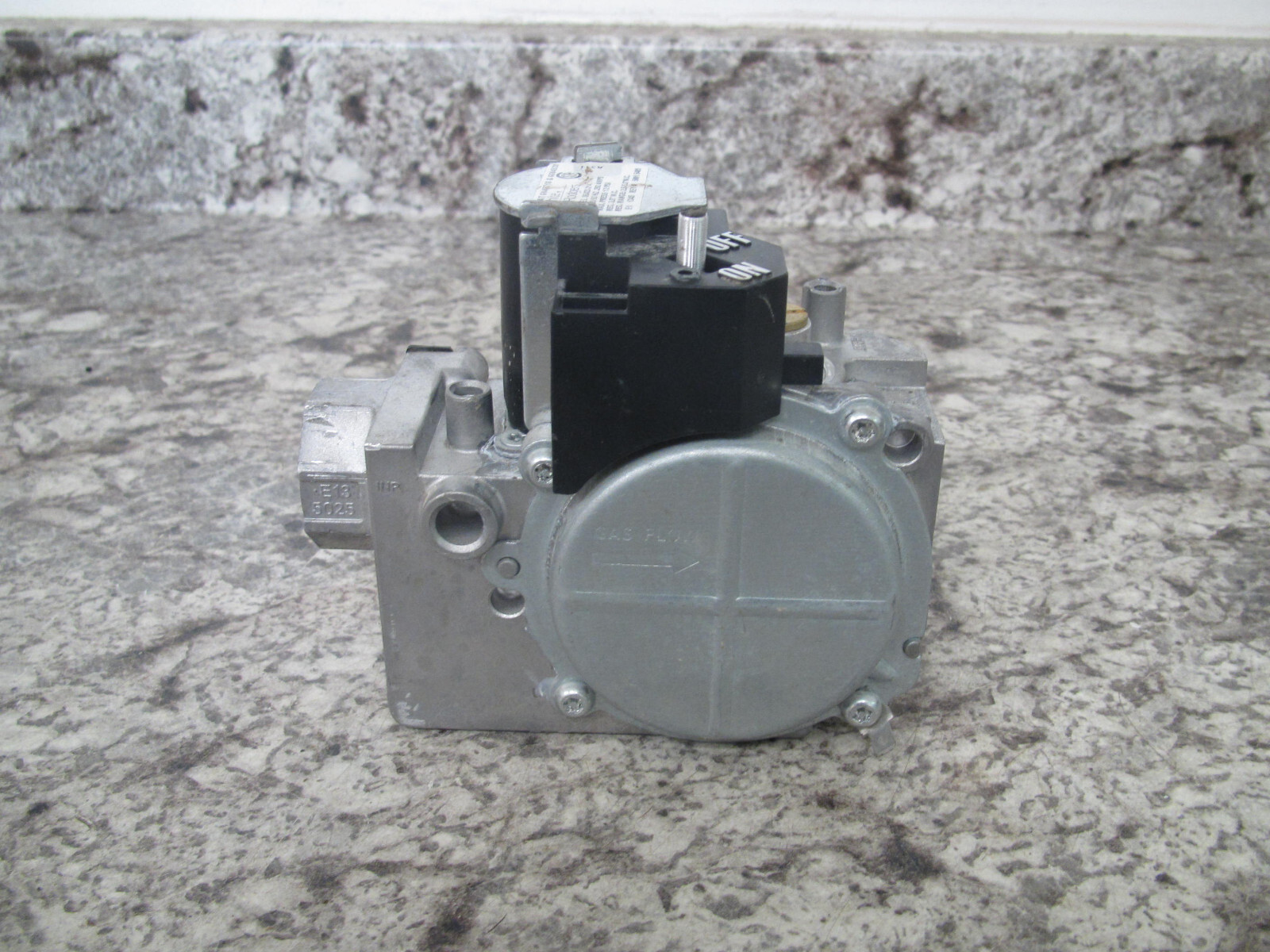 White-Rodgers Emerson 36J22-214 Furnace Manifold Gas Valve FREE SHIPPING