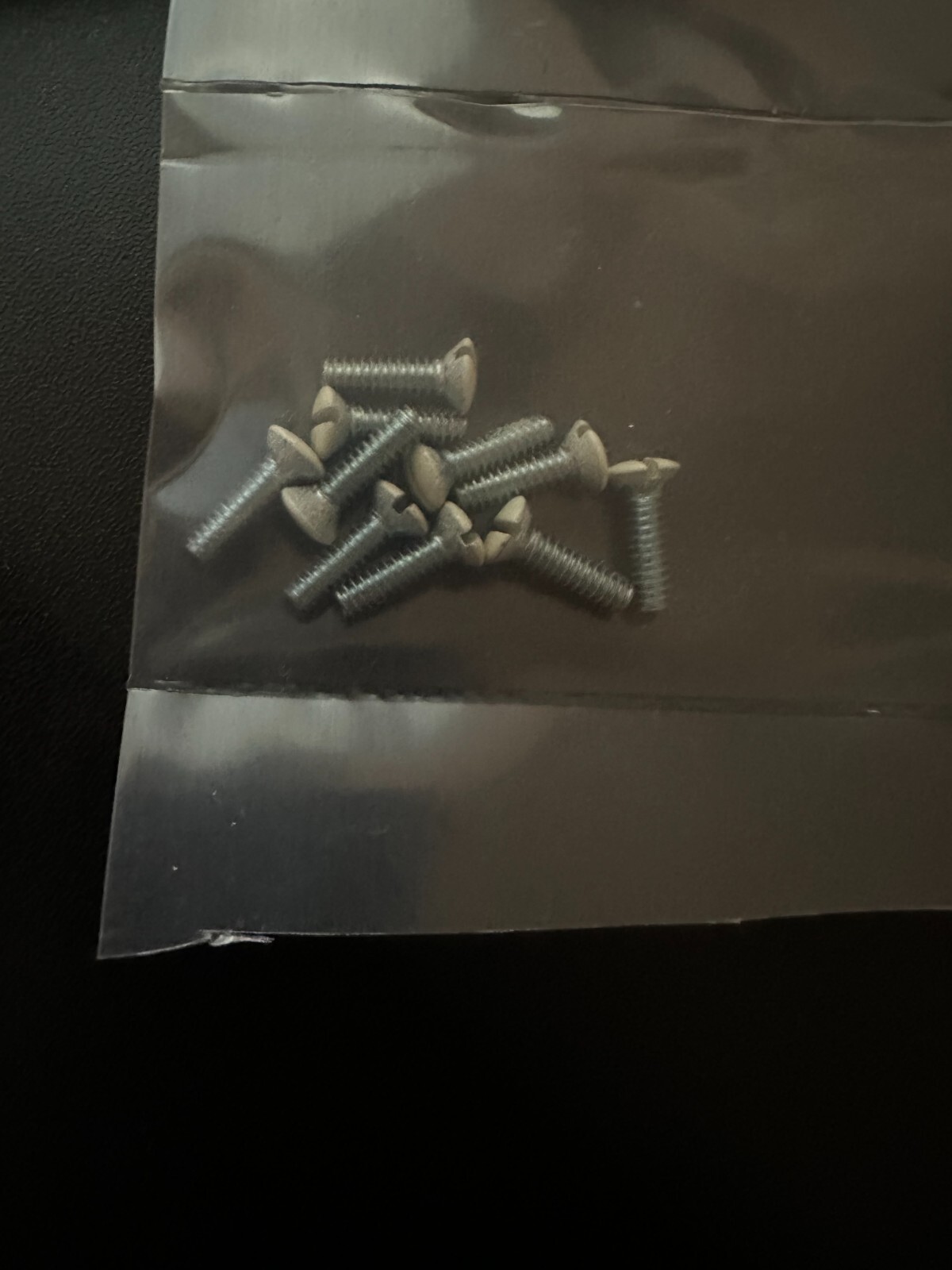wallplate screw ivory  10 pack
