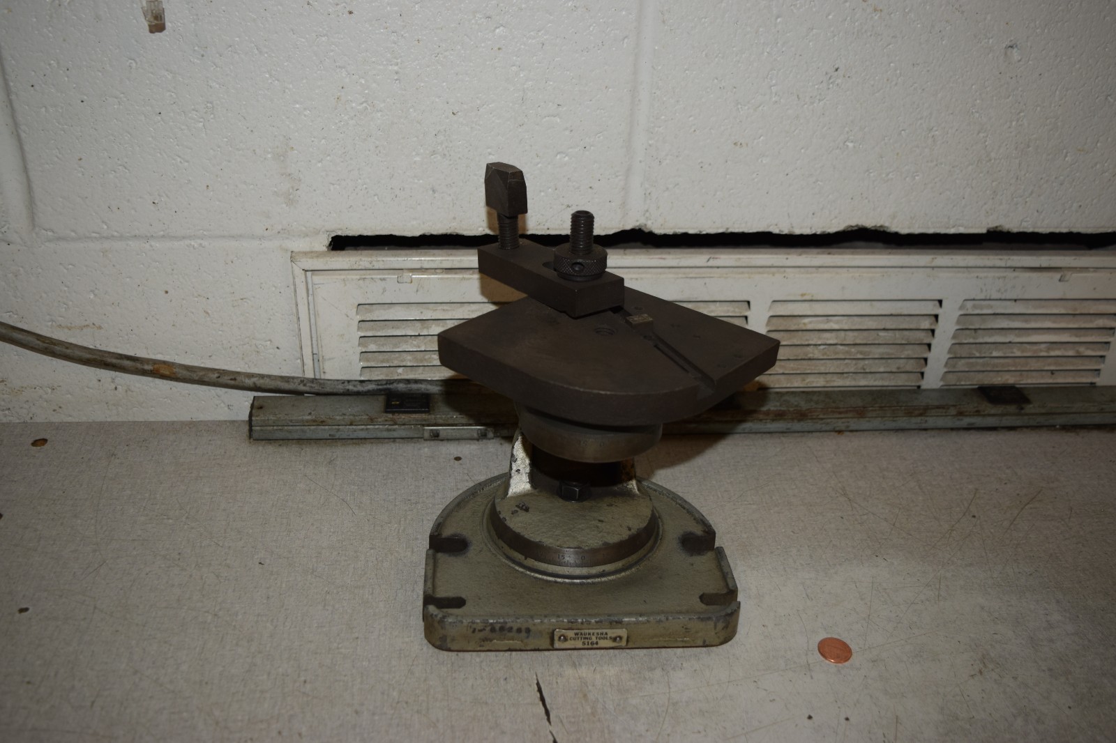 Waukesha Cutting Tools 5164 Jig for Regrinding Spade Blades Attachment Fixture