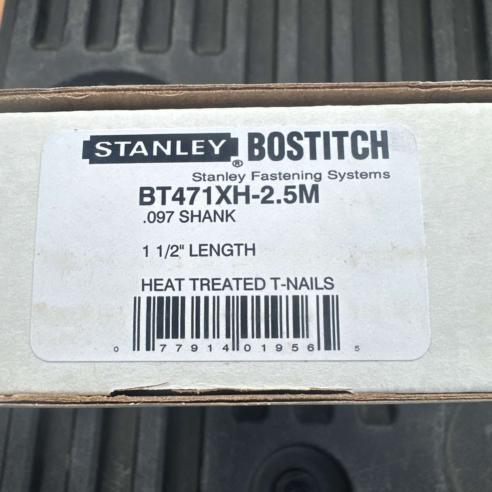 Box of 2500 Stanley Bostitch Heat Treated T-Nails BT471XH-2.5M 1 1/2" .097 Shank