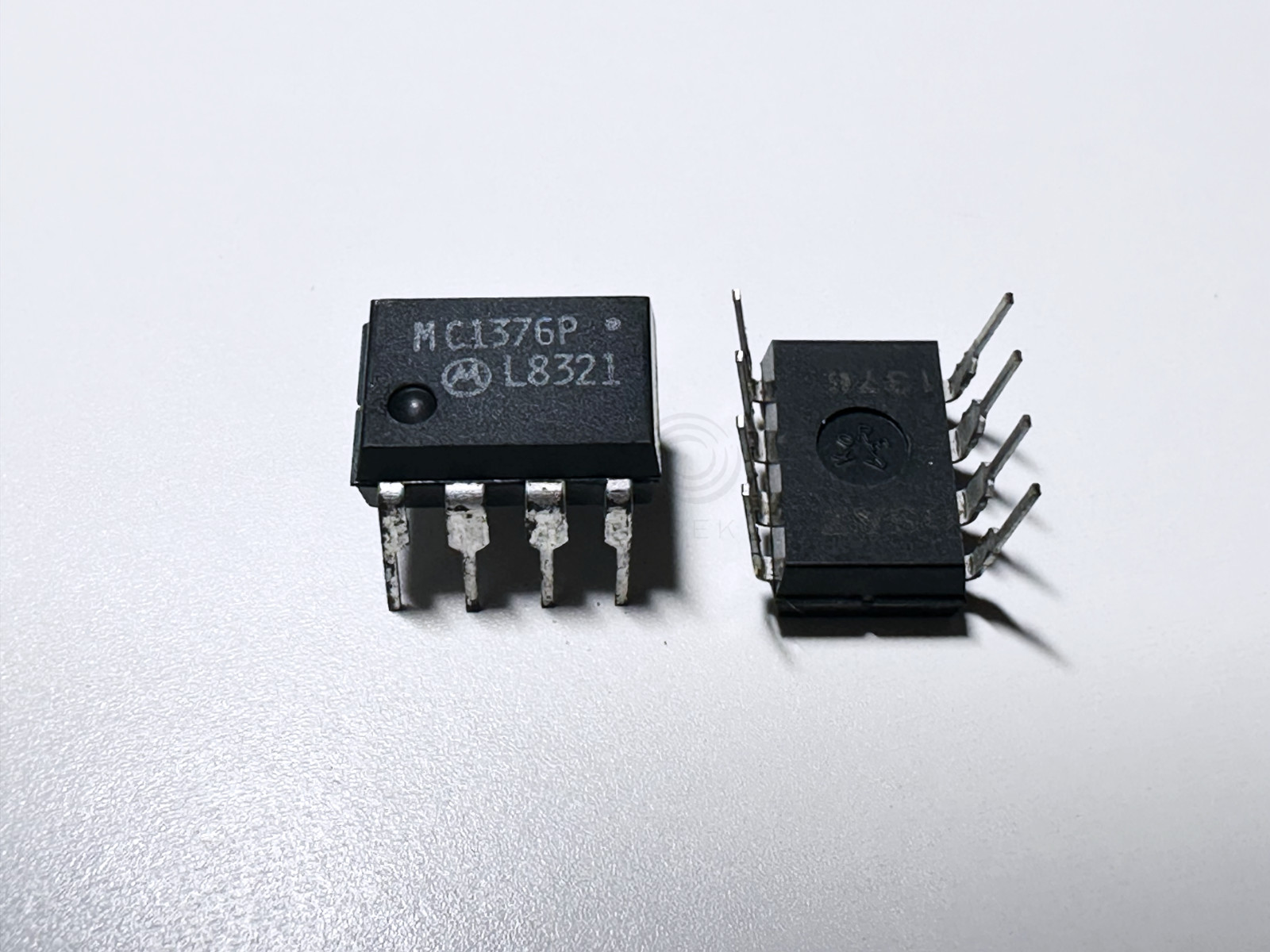 2PCS MC1376P MOTOROLA FM Modulator Circuit DIP-8