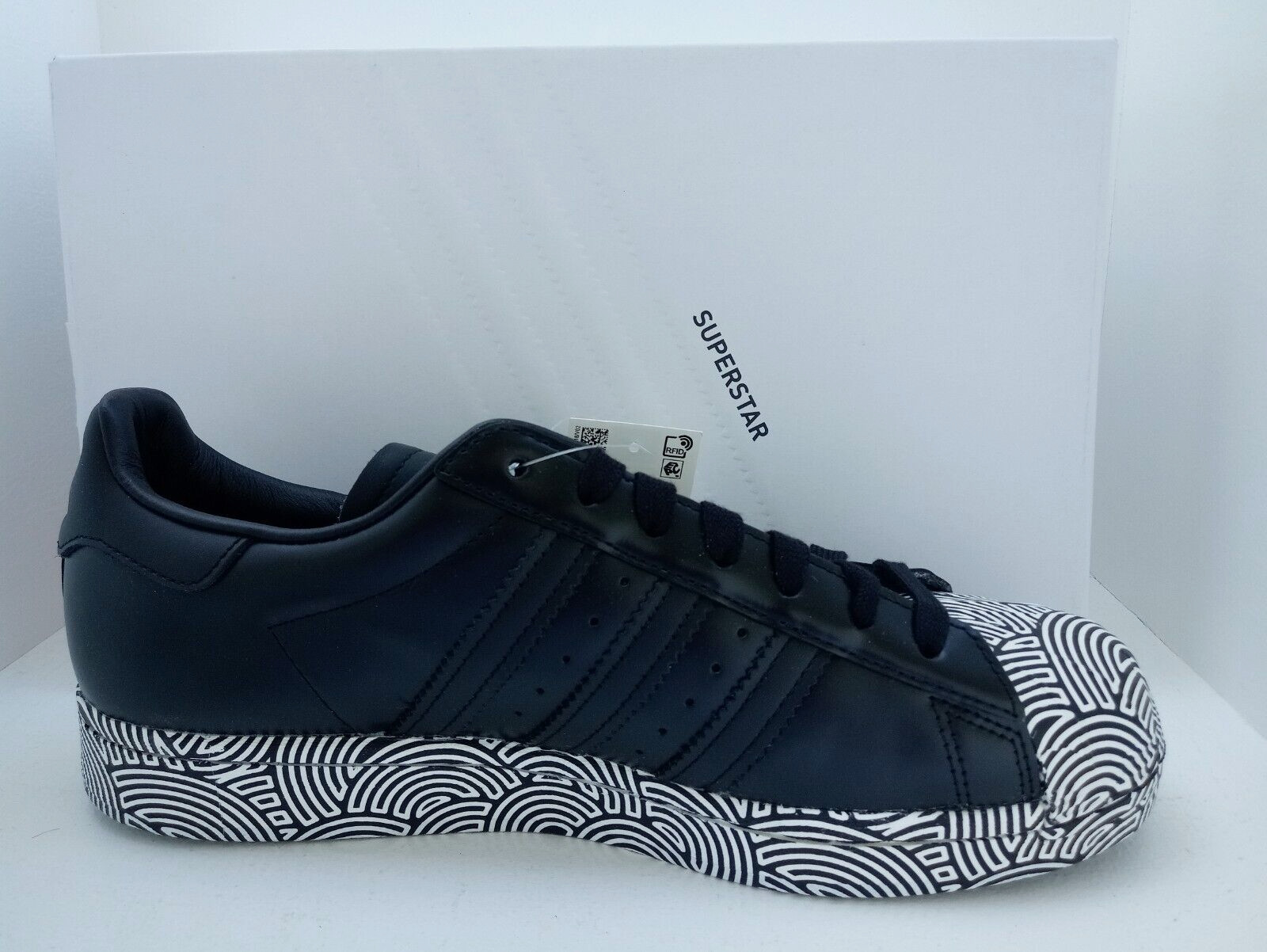 ADIDAS SUPERSTAR BLACK/WHITE MEN'S SHOE. STYLE CODE: FY1589.