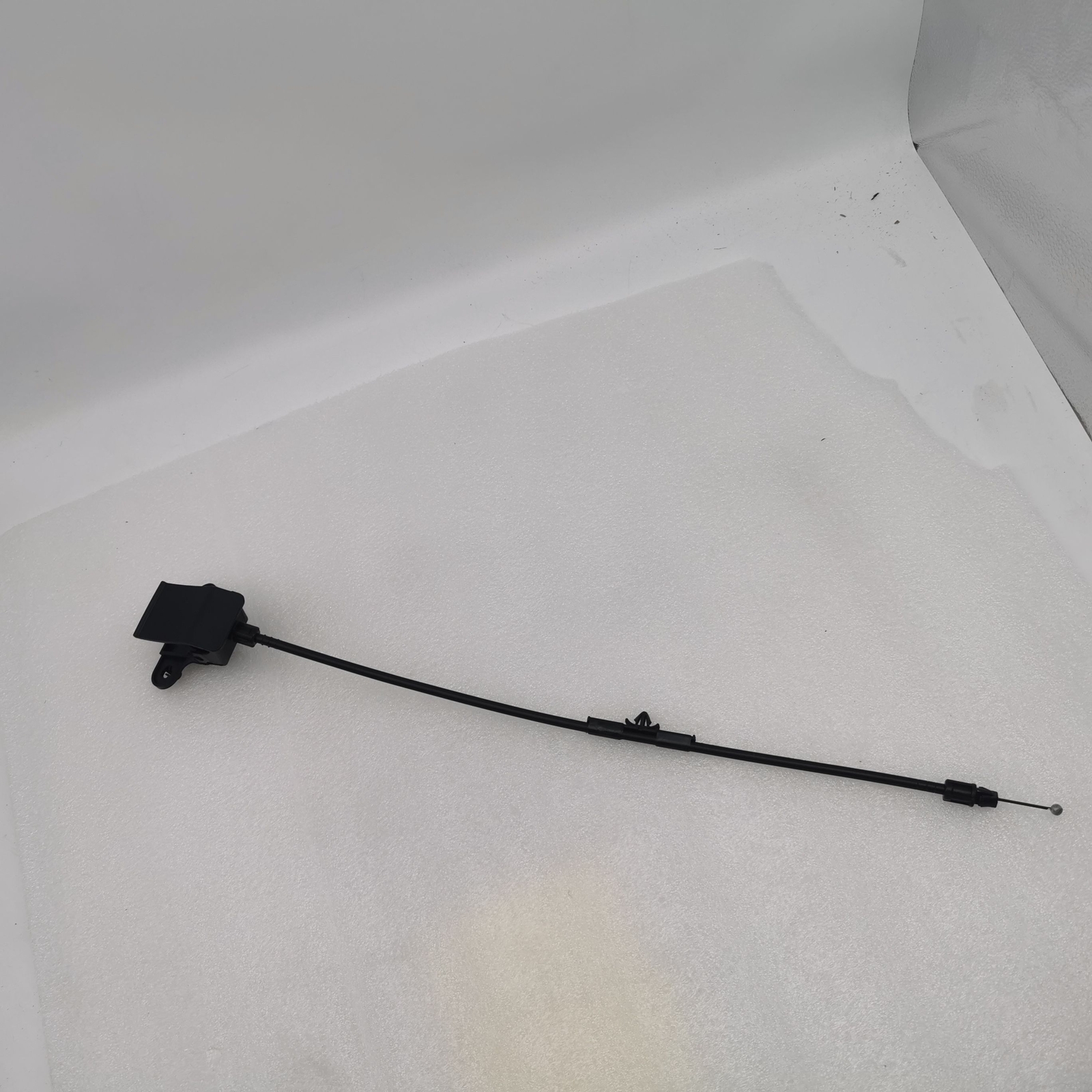 Outside Hood Mounted Release Handle Cable 68143167AB for Jeep Cherokee 2014-2018