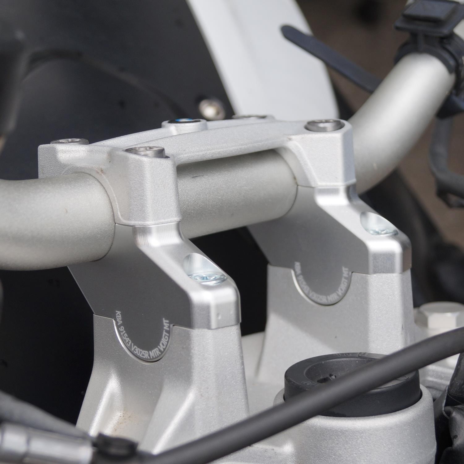 Handlebar Riser 30mm and Handlebar Routing 25mm for BMW F 800 R 2015-2019