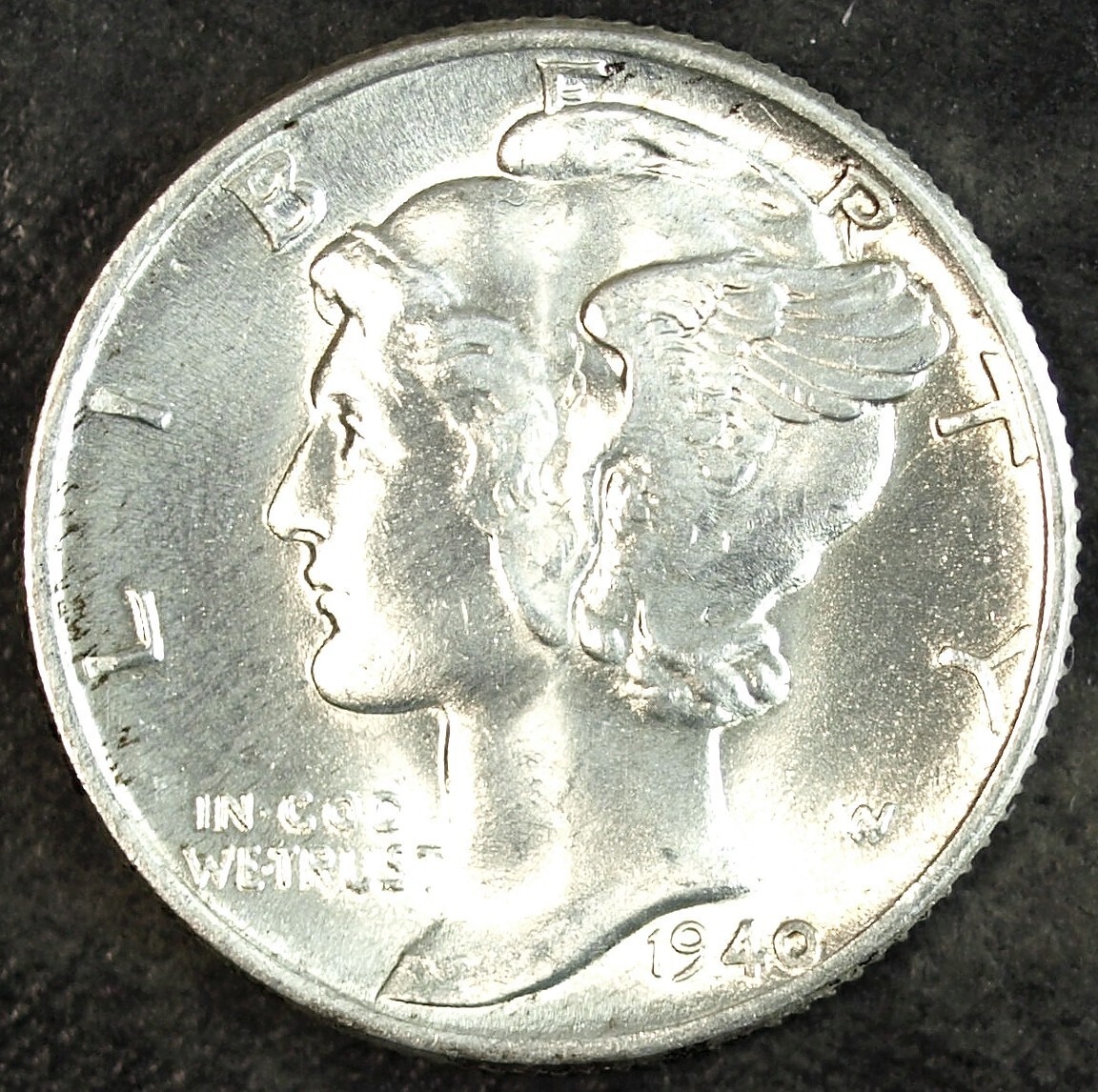1940 P Mercury Silver Dime ☆☆ UnCirculated ☆☆ Lightly toned 211