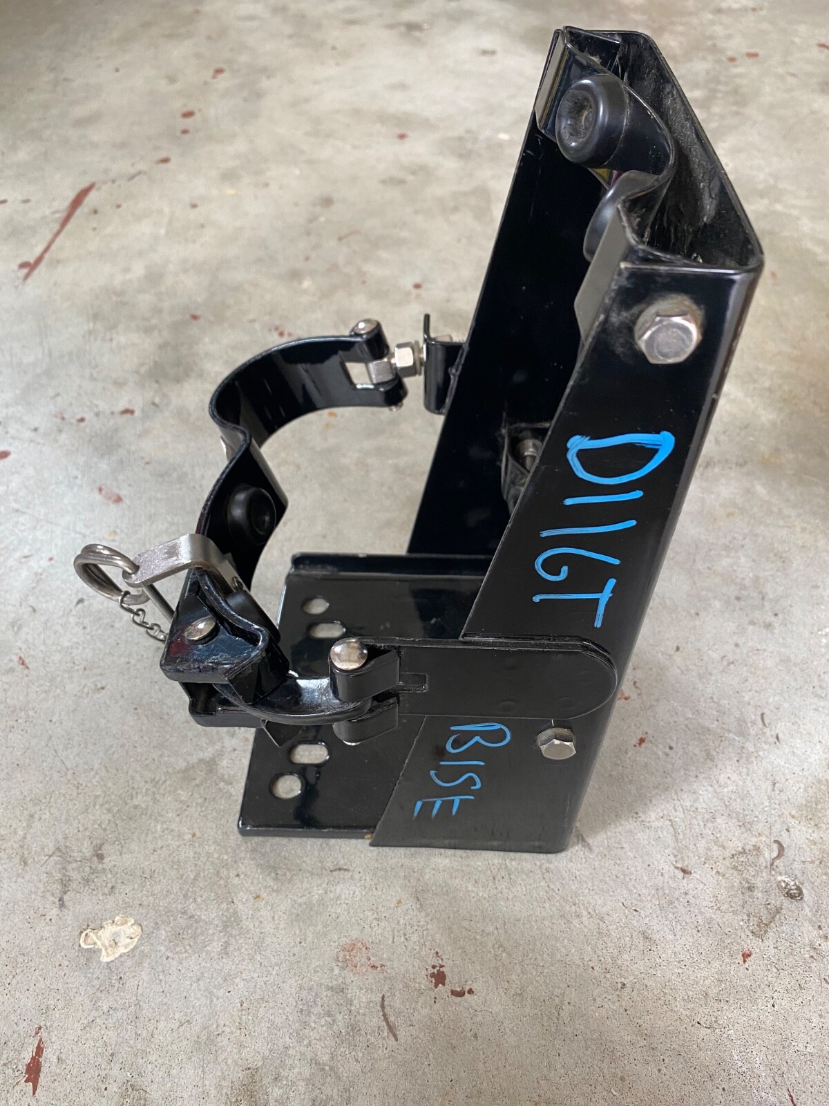 Metal Vehicle Fire Extinguisher Bracket