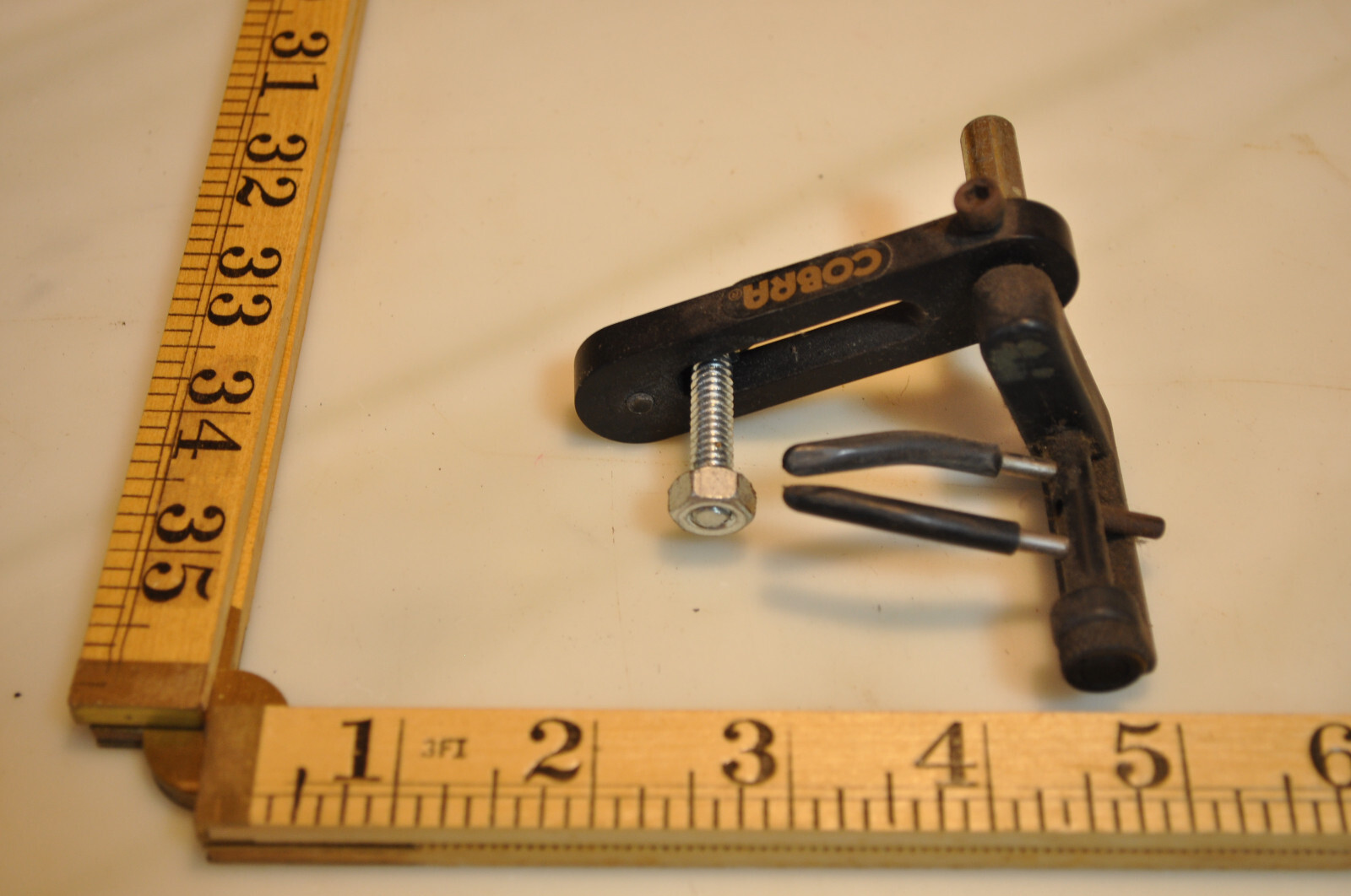 cobra  arrow rest  ?? stainless steel, looks unused, see pictures, used see pics