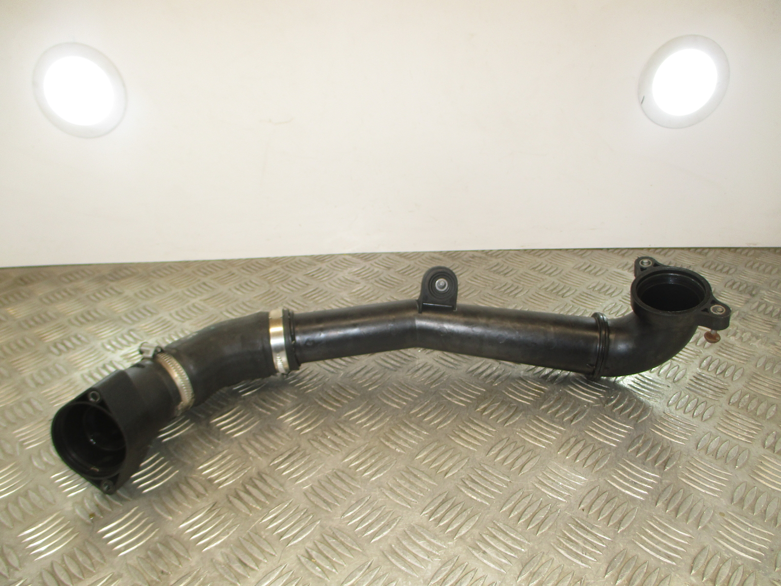 2018 Volkswagen Golf 1.6 TDI DDY. Air Intake Pipe 04L145762E 40K