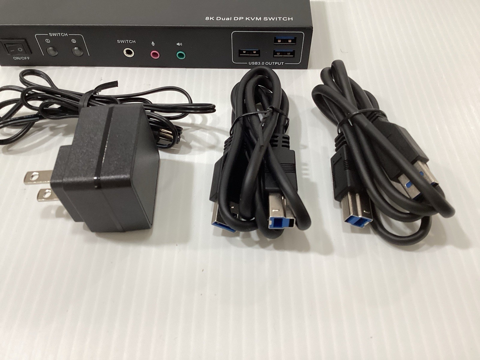 Audio - Video Processor 8K DP USB3.0 KVM SWITCH 2x2 NEW IN BOX!!