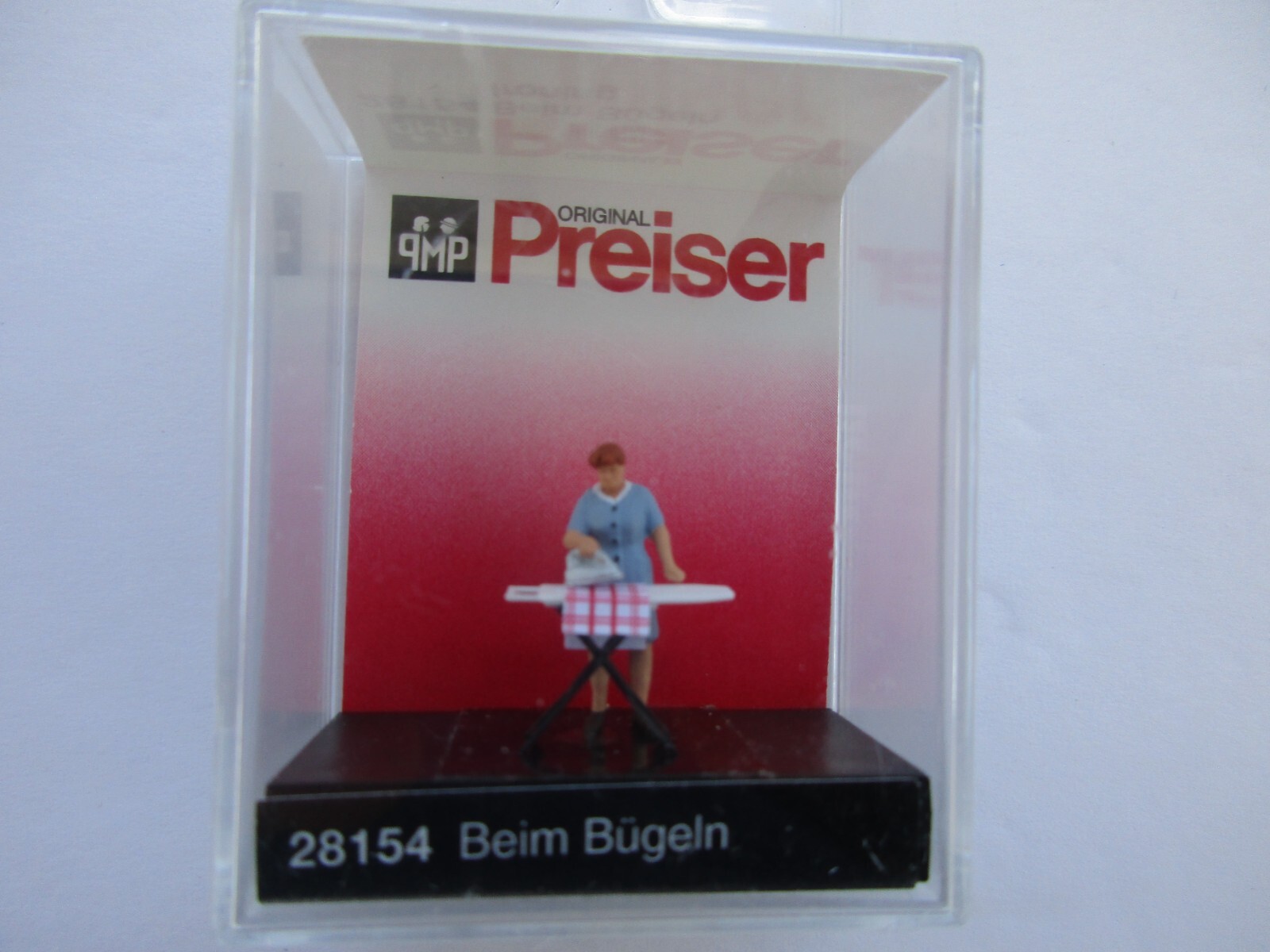Preiser HO - Woman Ironing #28154 (NIB)