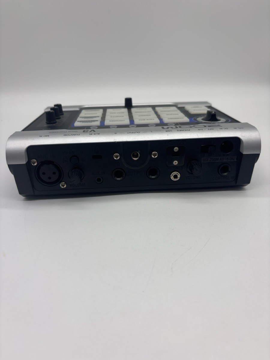 Zoom V3 Vocal Processor USB Audio Interface 16 Voice Effects 3-Part (AP2047511)