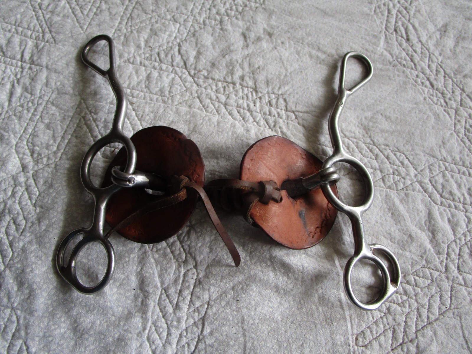 5" REINSMAN #322 WESTERN BIT WITH LEATHER BIT GUARDS, 3PC SMOOTH SNAFFLE STAGE B