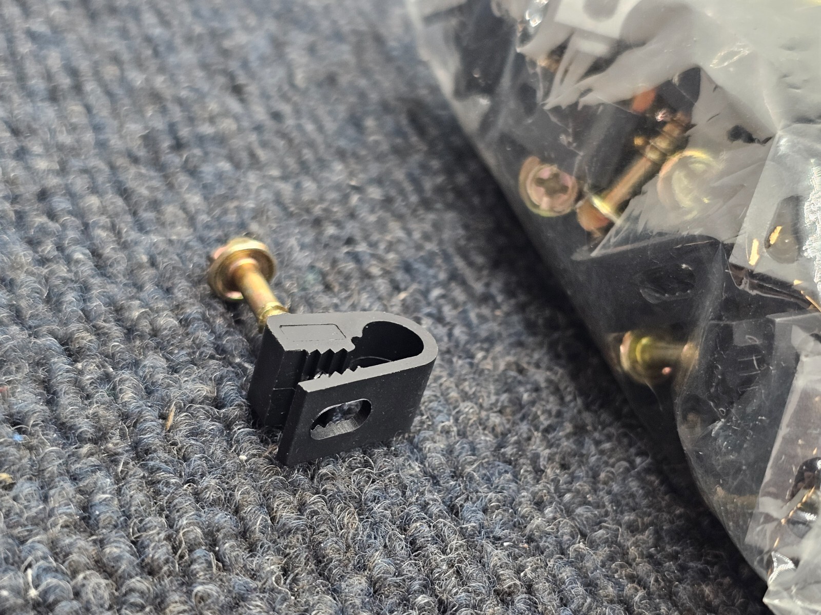 (QTY 200) Skywalker Flexible Single Cable Screw Clip