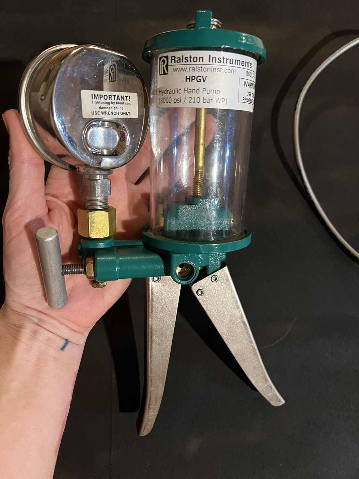 Ralston Instruments 3000 psi hydraulic hand pump with hose!