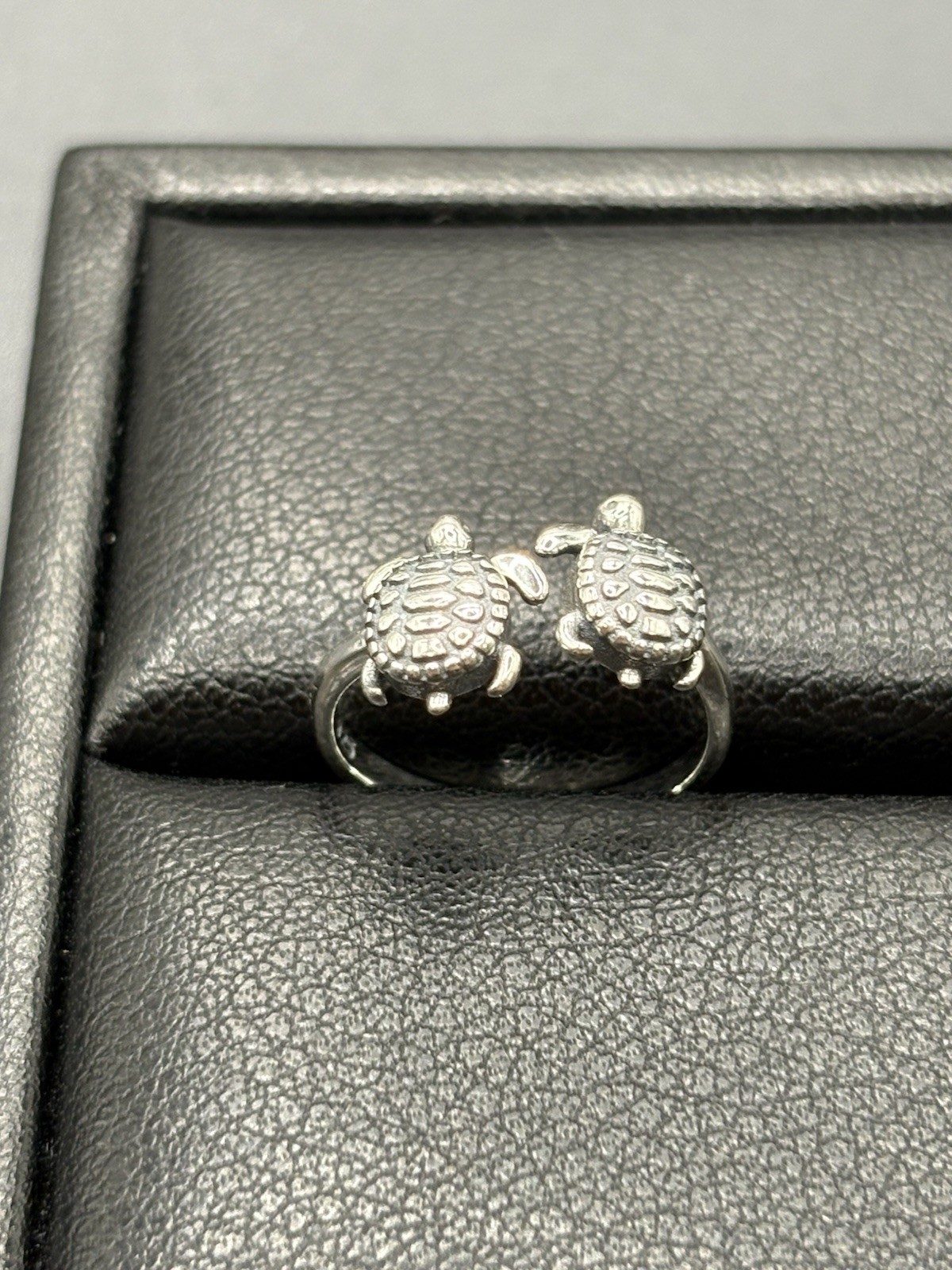 New Condition Sterling Silver Turtle Toe Ring 925 B12
