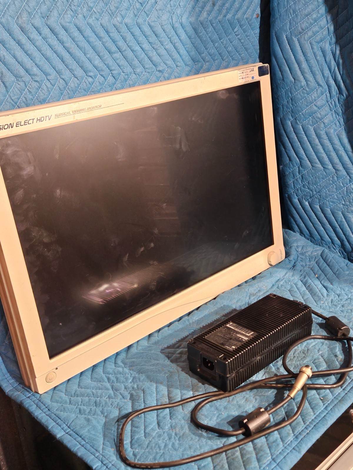 Stryker Vision Elect HDTV 26" Surgical Monitor Ref  W/ PS 240-030-960 (S1T4