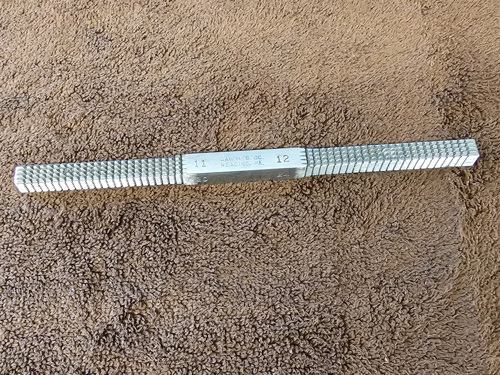 JAW MFG Co. Nu Thred Thread Restoring File 11-24 TPI SAE Rethreading Tool