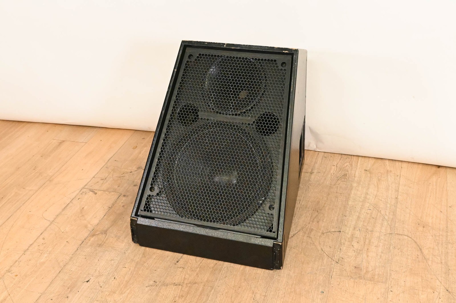 Meyer Sound DF-4 Medium-Throw Down Fill Self-Powered Loudspeaker CG01VYY