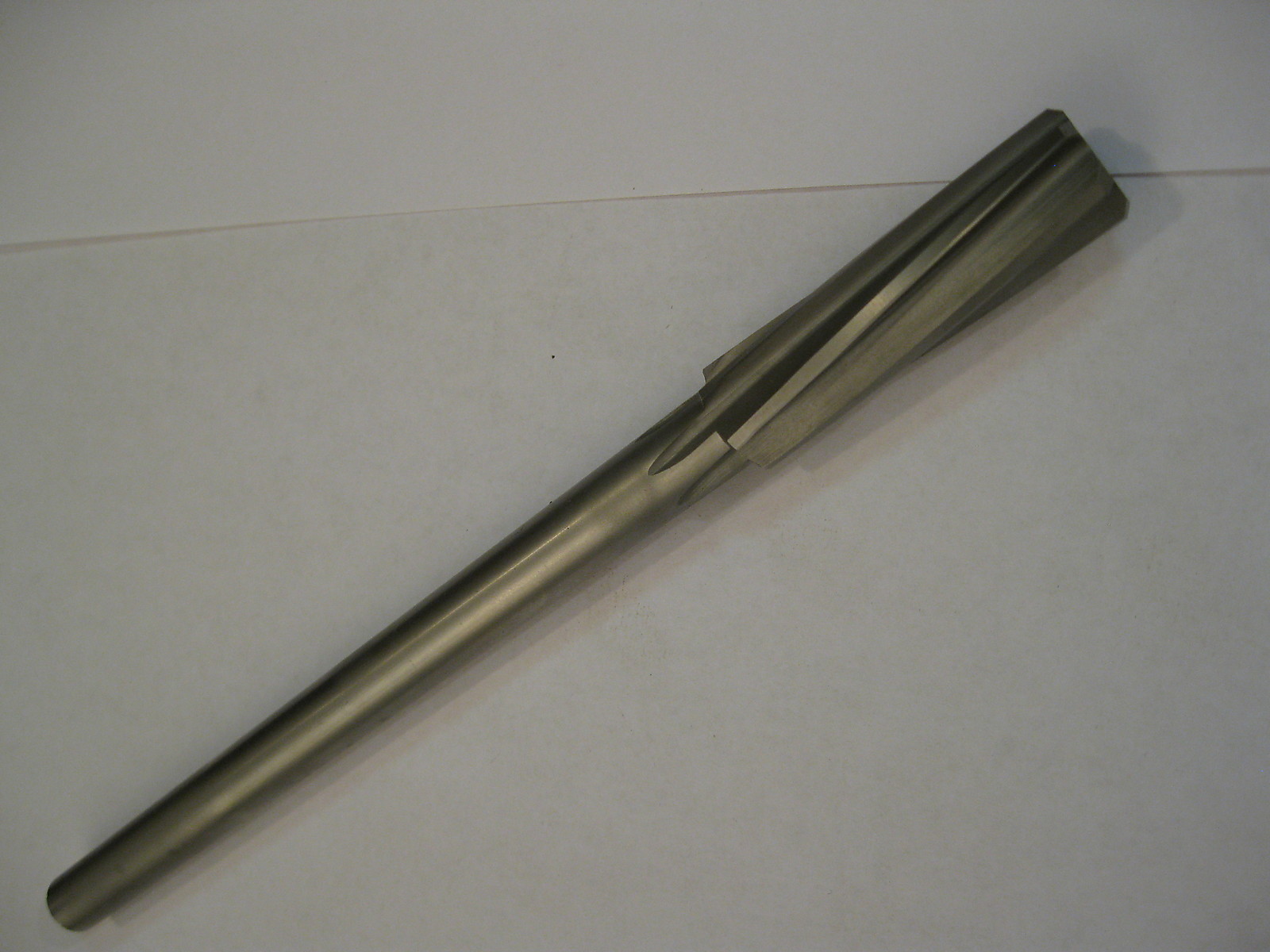 .5870 Spiral Flute Reamer, Precision Twist