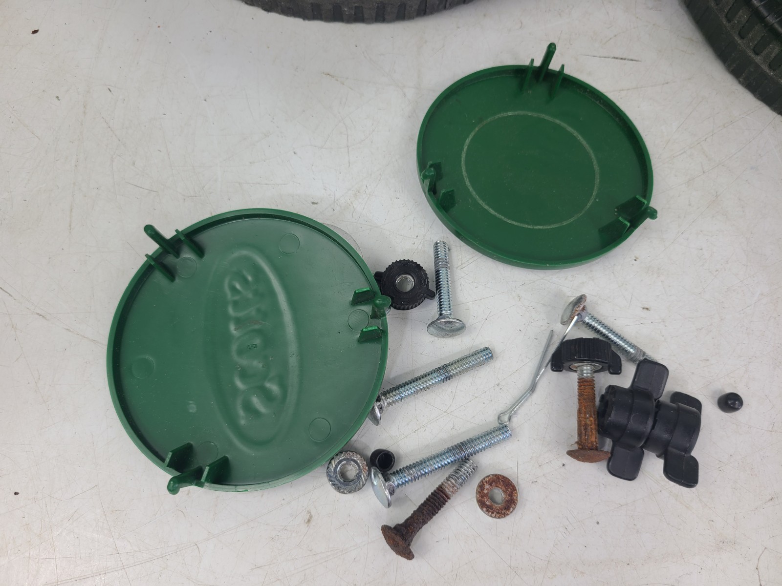 Scotts AccuGreen 2000 Adjustable Broadcast Spreader Wheel Set