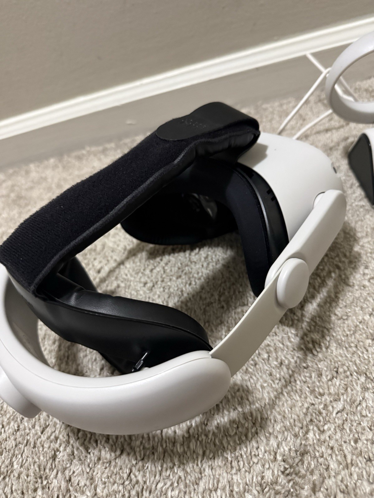 Meta Oculus Quest 2 128GB Advanced All-In-One VR Headset - White