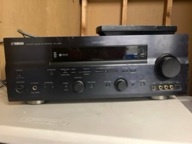 Yamaha RX-V659 7.1ch A/V Receiver Black w/ Remote AM/FM Tuner bundle