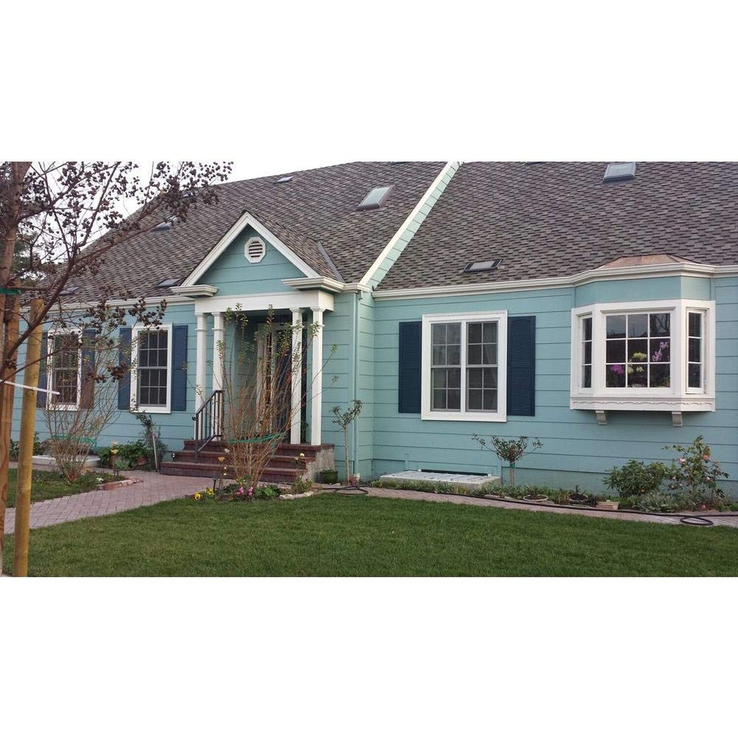 Ekena Millwork Lifetime Vinyl LL1S14X08000RD Standard Cathedral Top Center Mu...