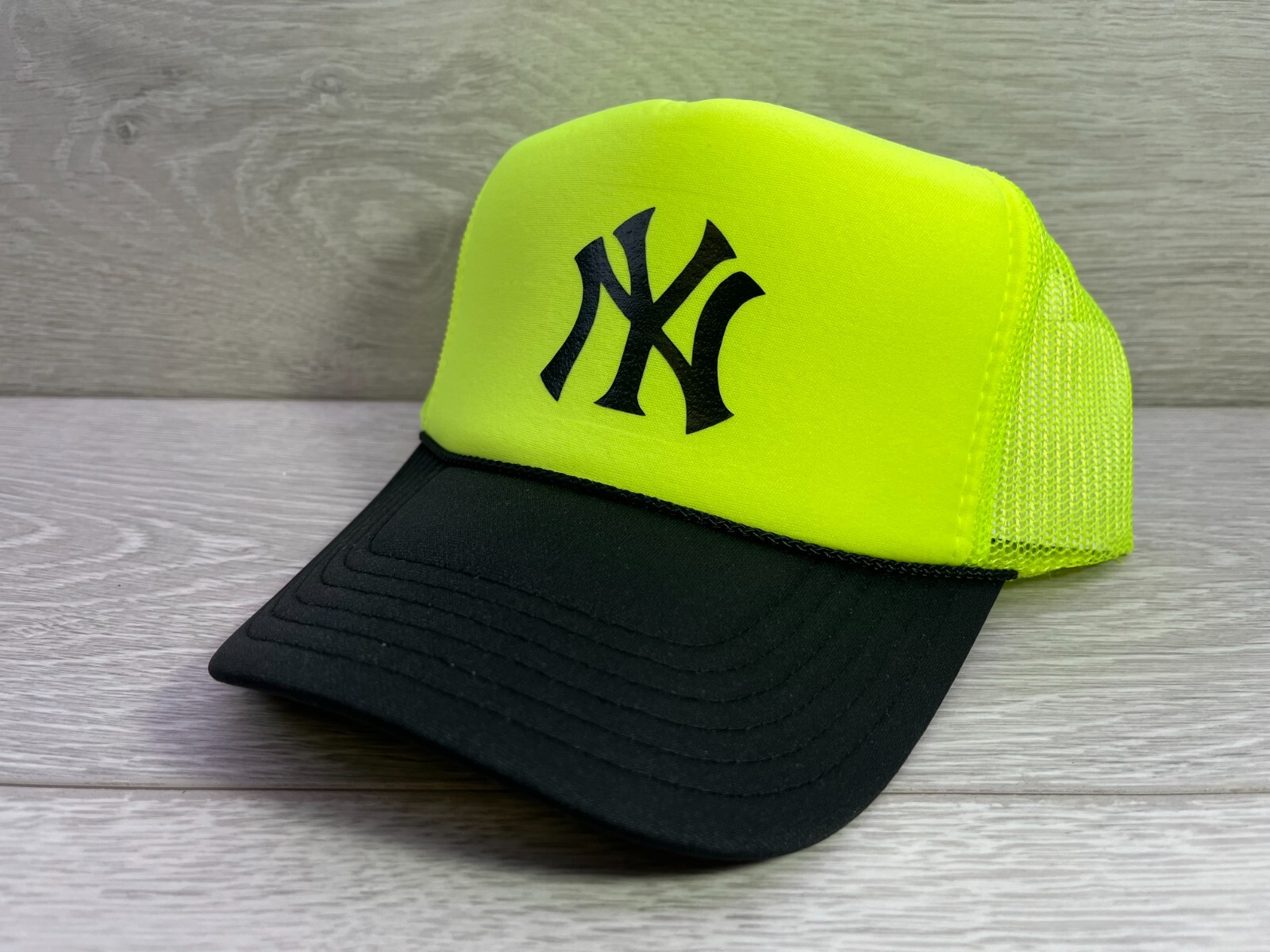 NEW YORK YANKEES NEON YELLOW BLACK HAT 5 PANEL HIGH CROWN TRUCKER SNAPBACK