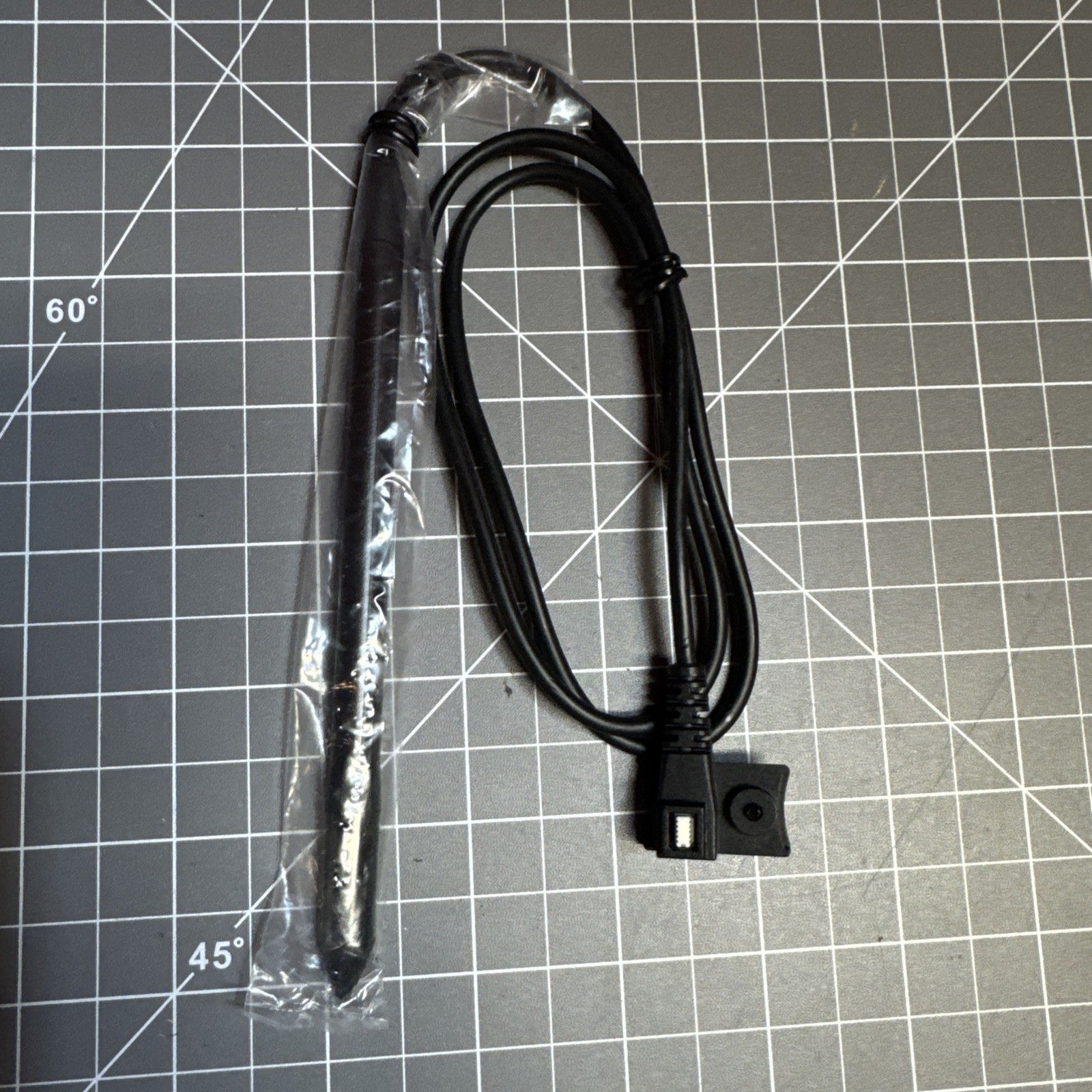 VeriFone MX915 / MX925 Stylus Pen with Cable B125