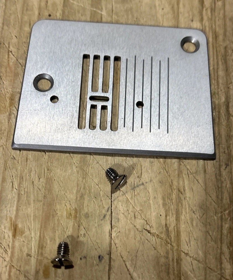 Singer 1120 Sewing Machine Needle plate w/ Screws
