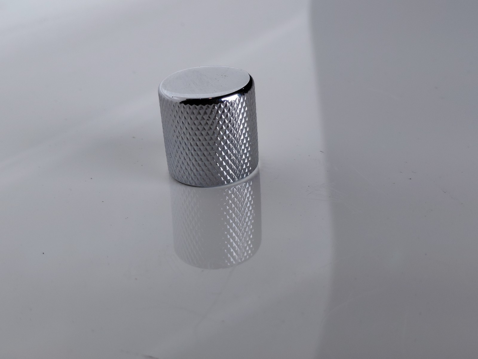 Chrome Flat Top Barrel Guitar Knobs - Fits 5.9 mm Spline Pots