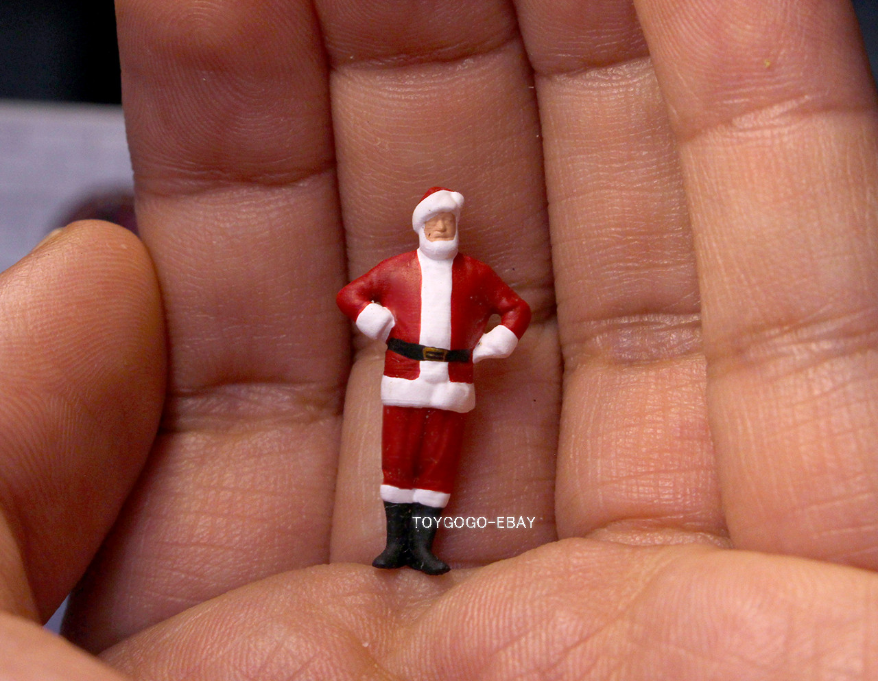 3D PRINT 1/64 figure Grandpa Christmas Santa Claus it 1:64 car street stand
