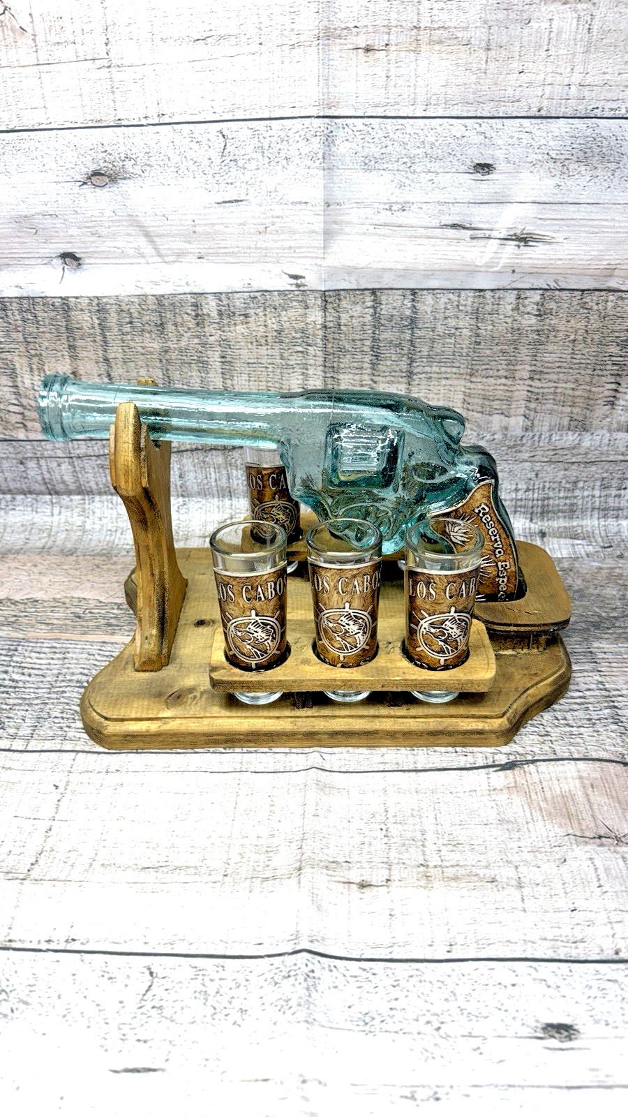 Reserva Especial Tequila Pistola Pistol Bottle  6 Los Cabos Shot Glasses W/Stand