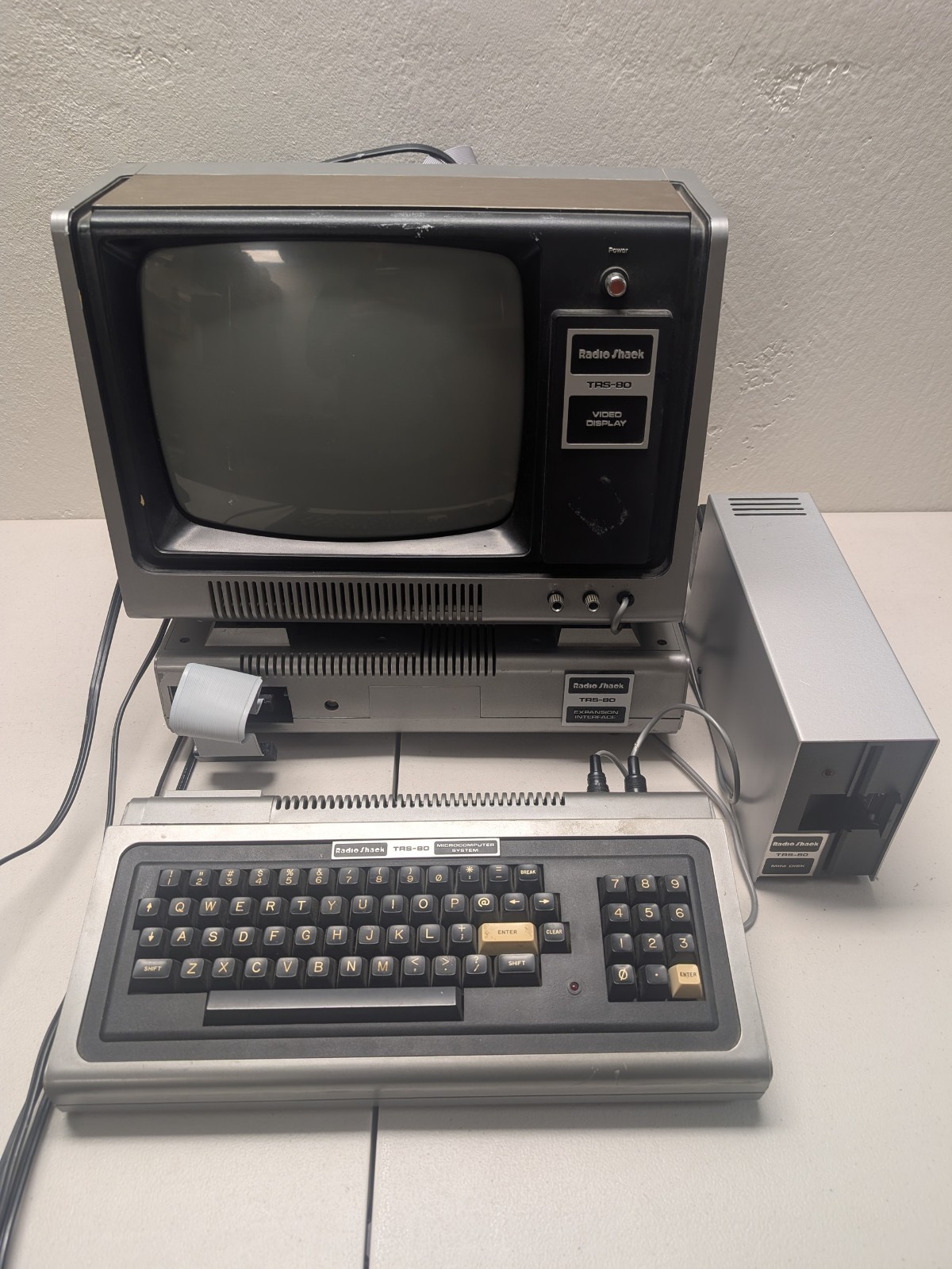 Radio Shack TRS-80 Model I System w/ Monitor Expansion  Disk Drive Powers ON
