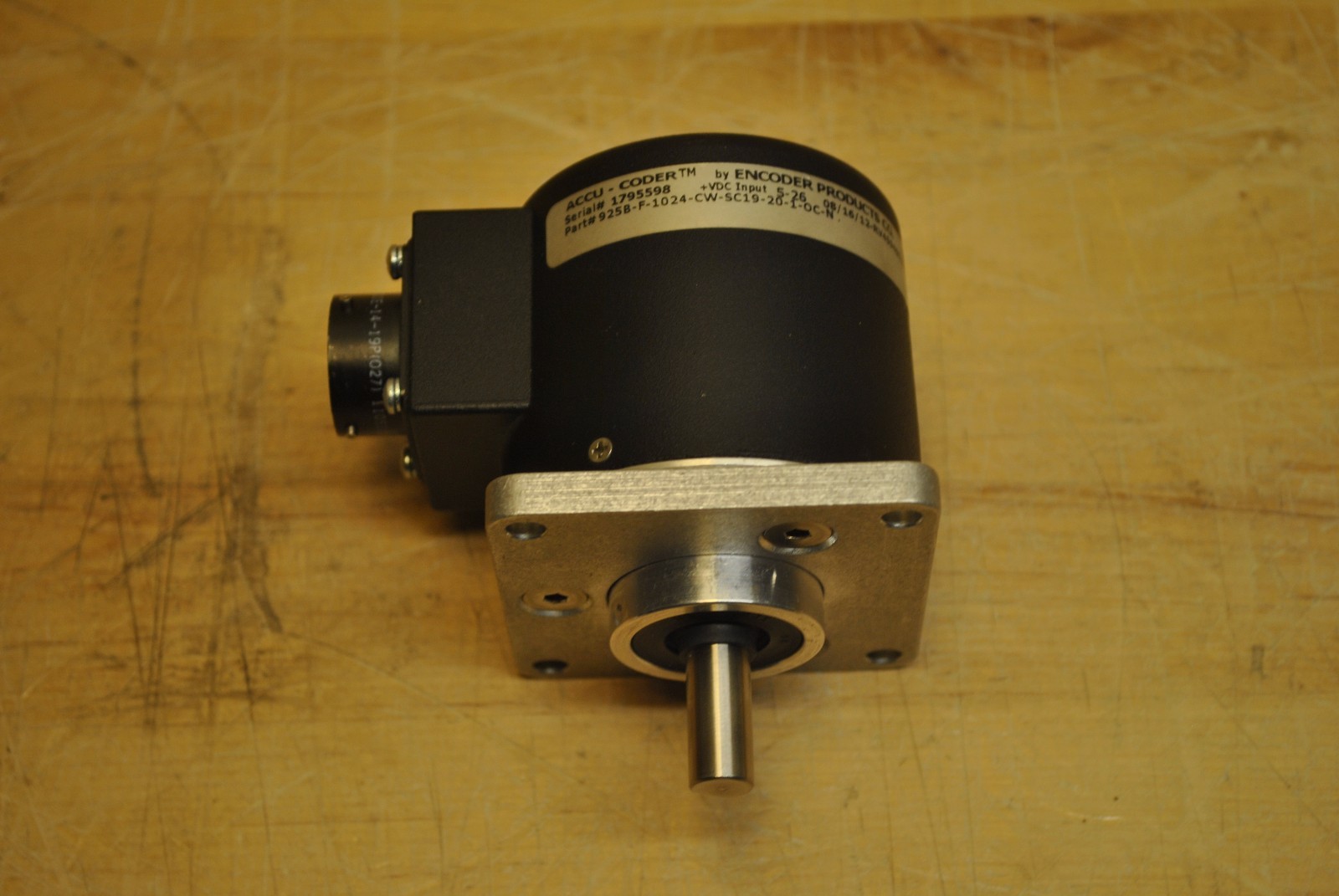 Accu-Coder 925B-F-1024-CW-SC19-20-1-OC-N Incremental Shaft Encoder