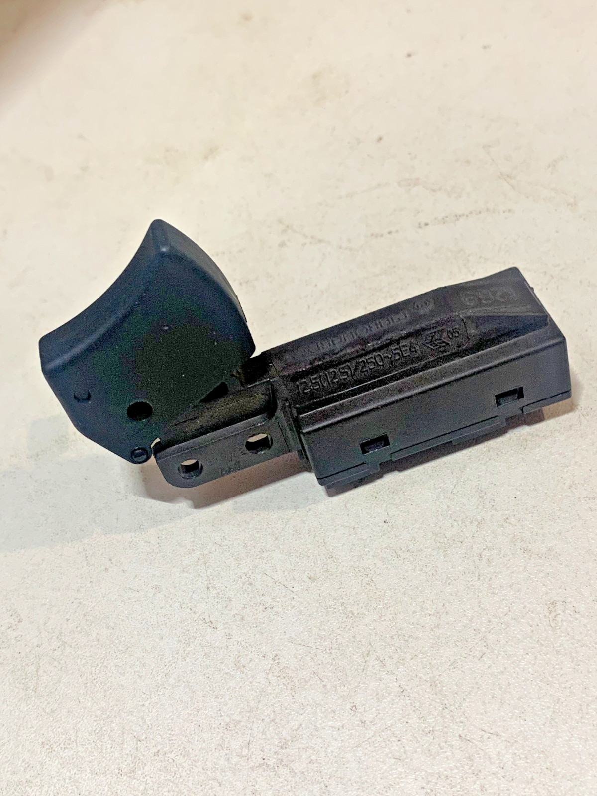 Milwaukee 23-66-2860 Svce Switch 617620 (23662860) Switch only