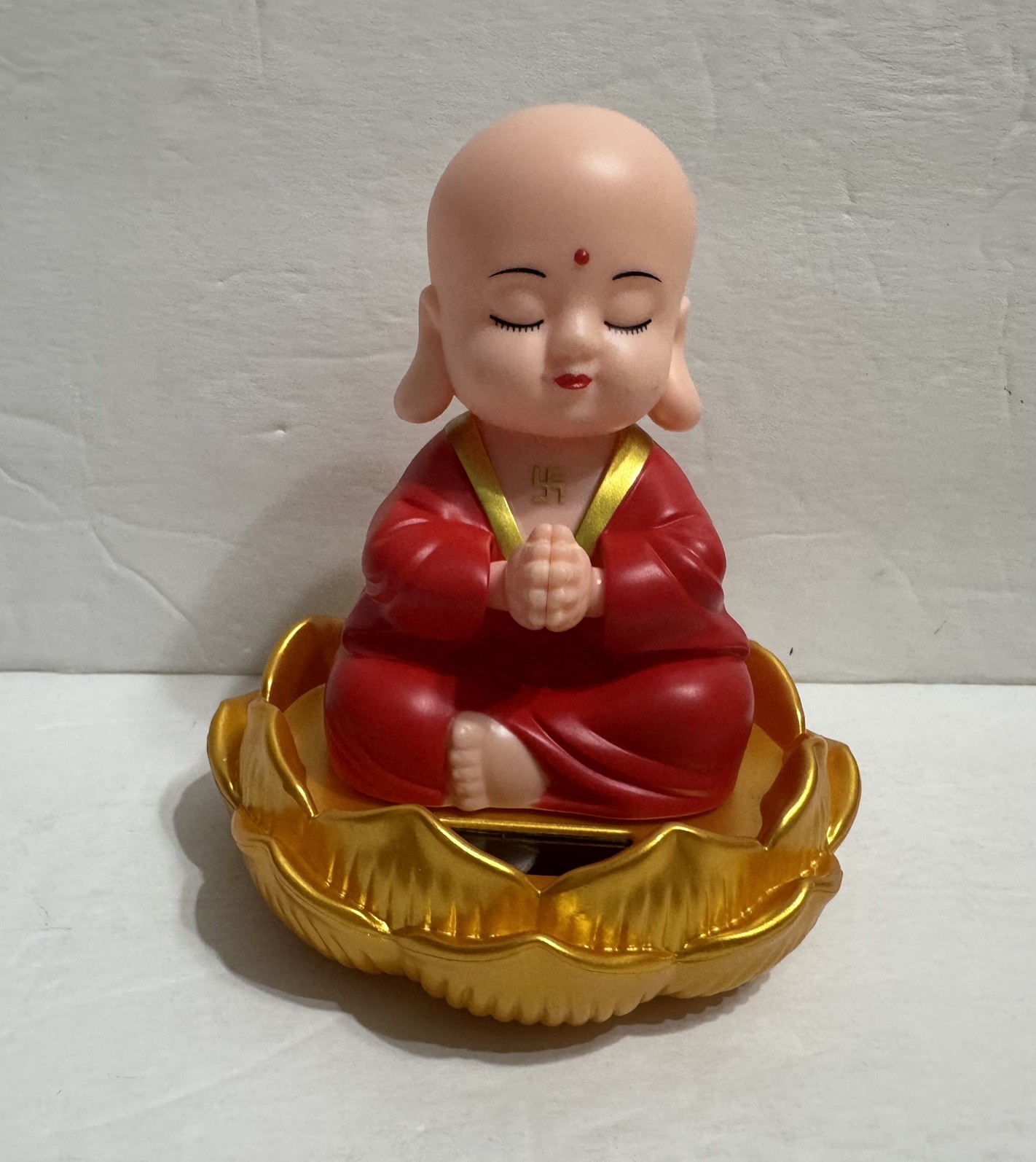 SOLAR POWERED  Red schimoni sitting on lotus figuire Toy.4.5” Tall,New!!