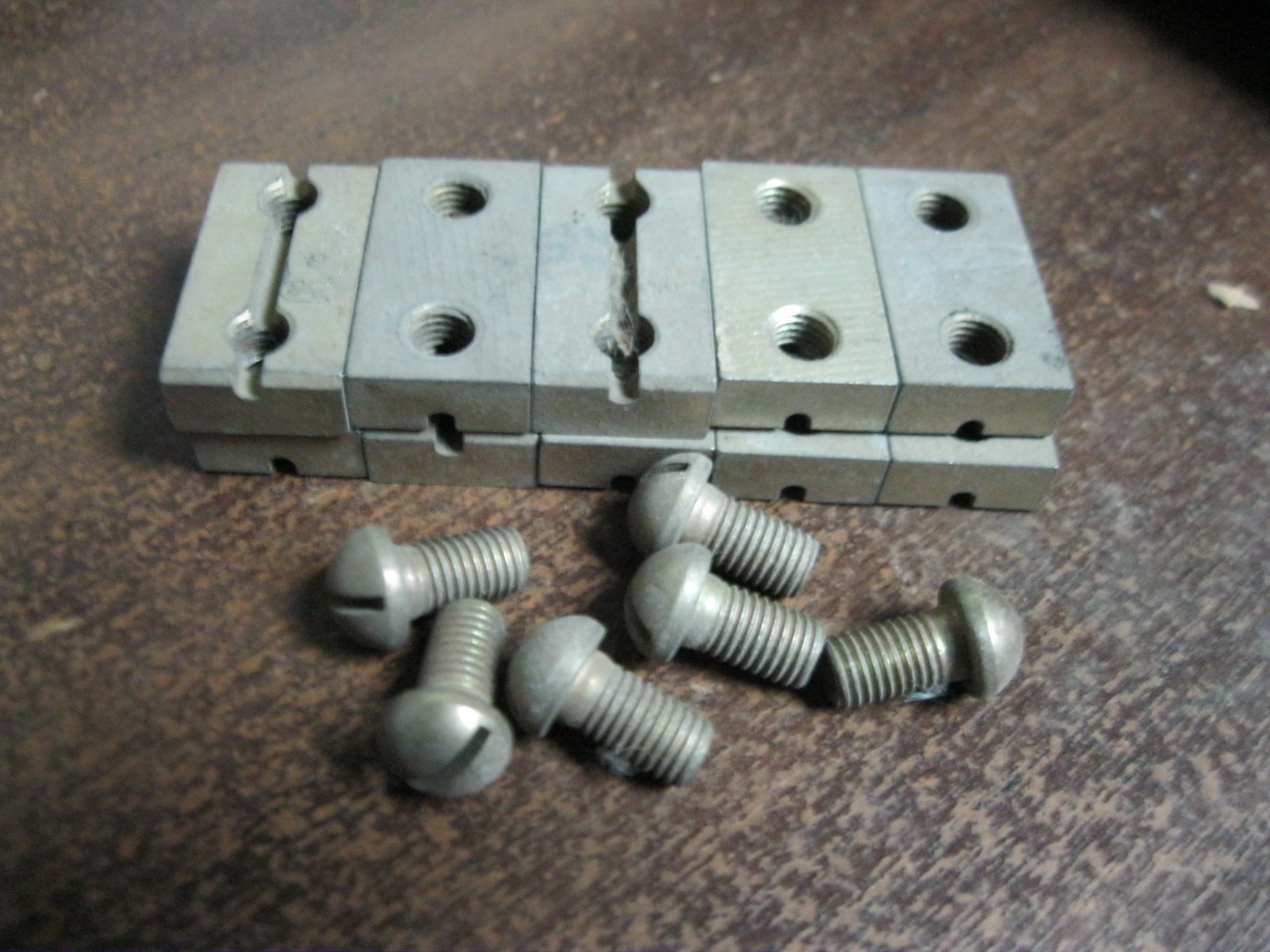 Lot of 10 New Goodyear Aircraft Disc Brake Key PN 512171-2 or 95-4234 & 6 screws
