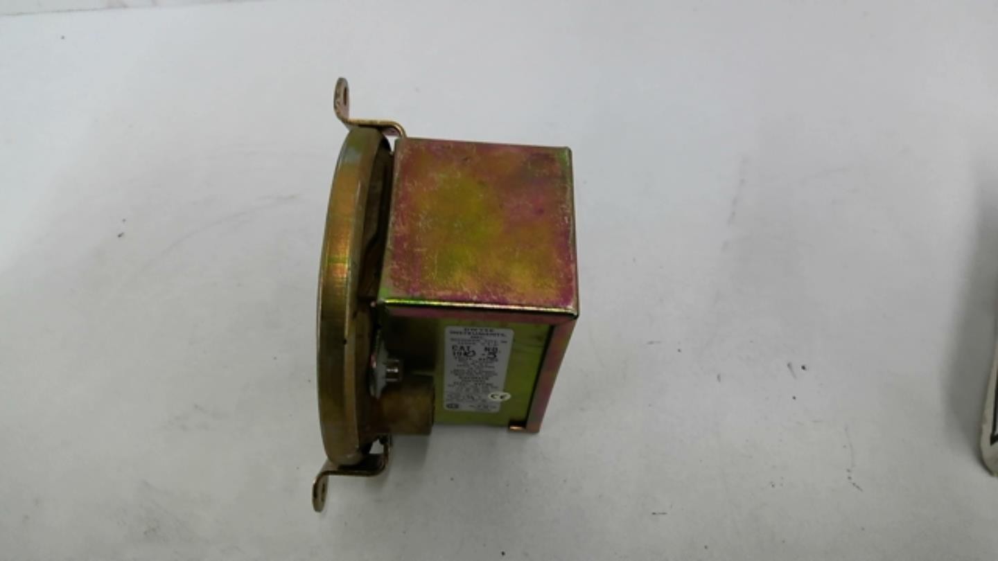 Dwyer 1910-5 Pressure Switch